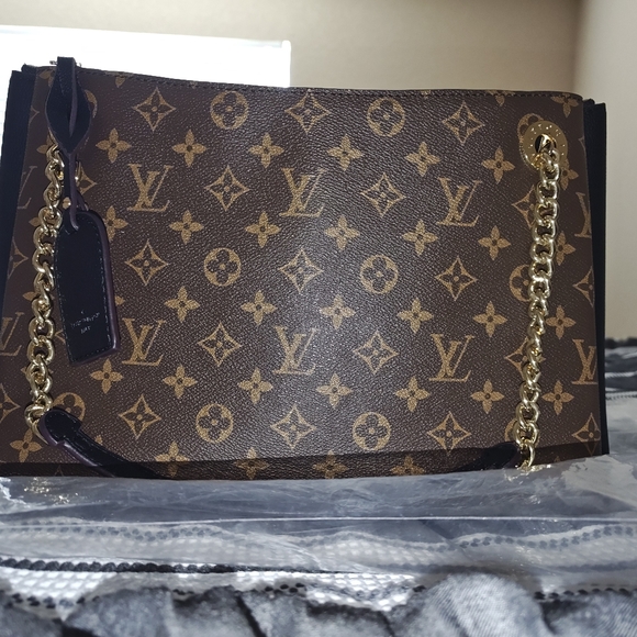 Louis Vuitton Brown Monogram Canvas Shoulder Bag with Chain - Picture 2 of 14